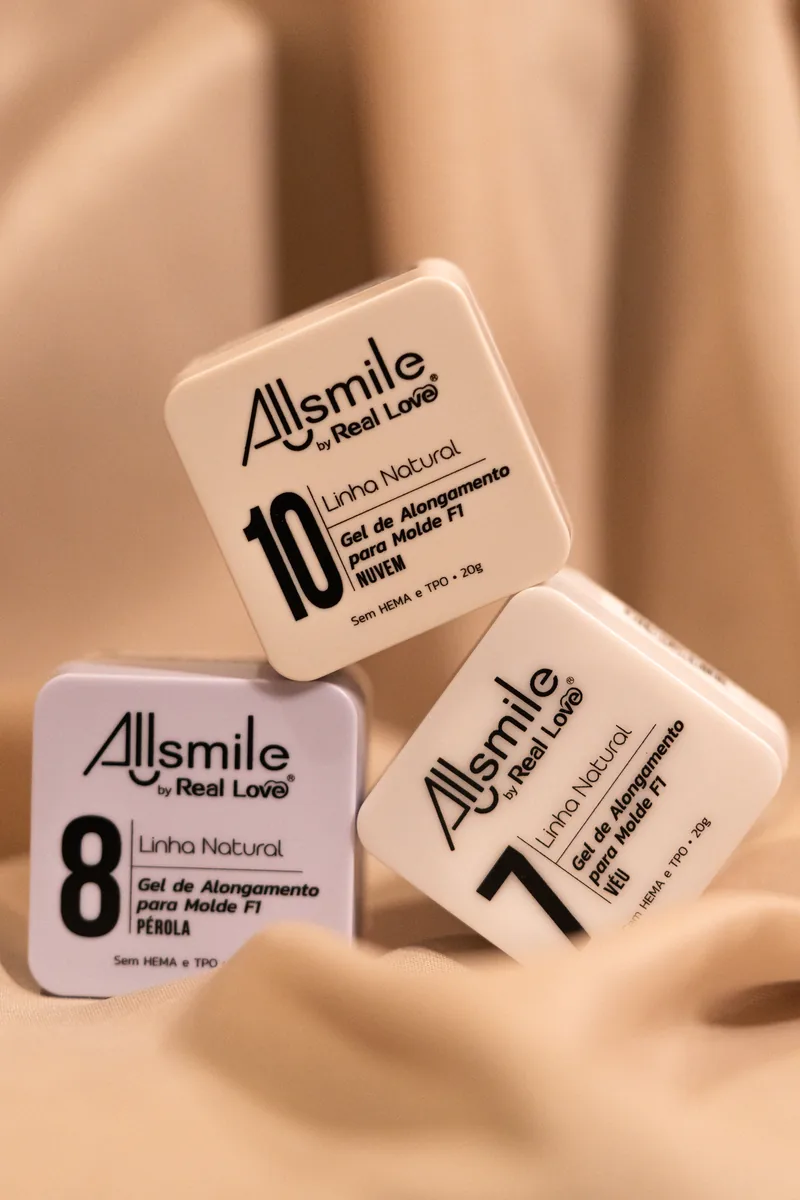 Potes do AllSmile nas cores 7 Véu, 8 Pérola e 10 Nuvem